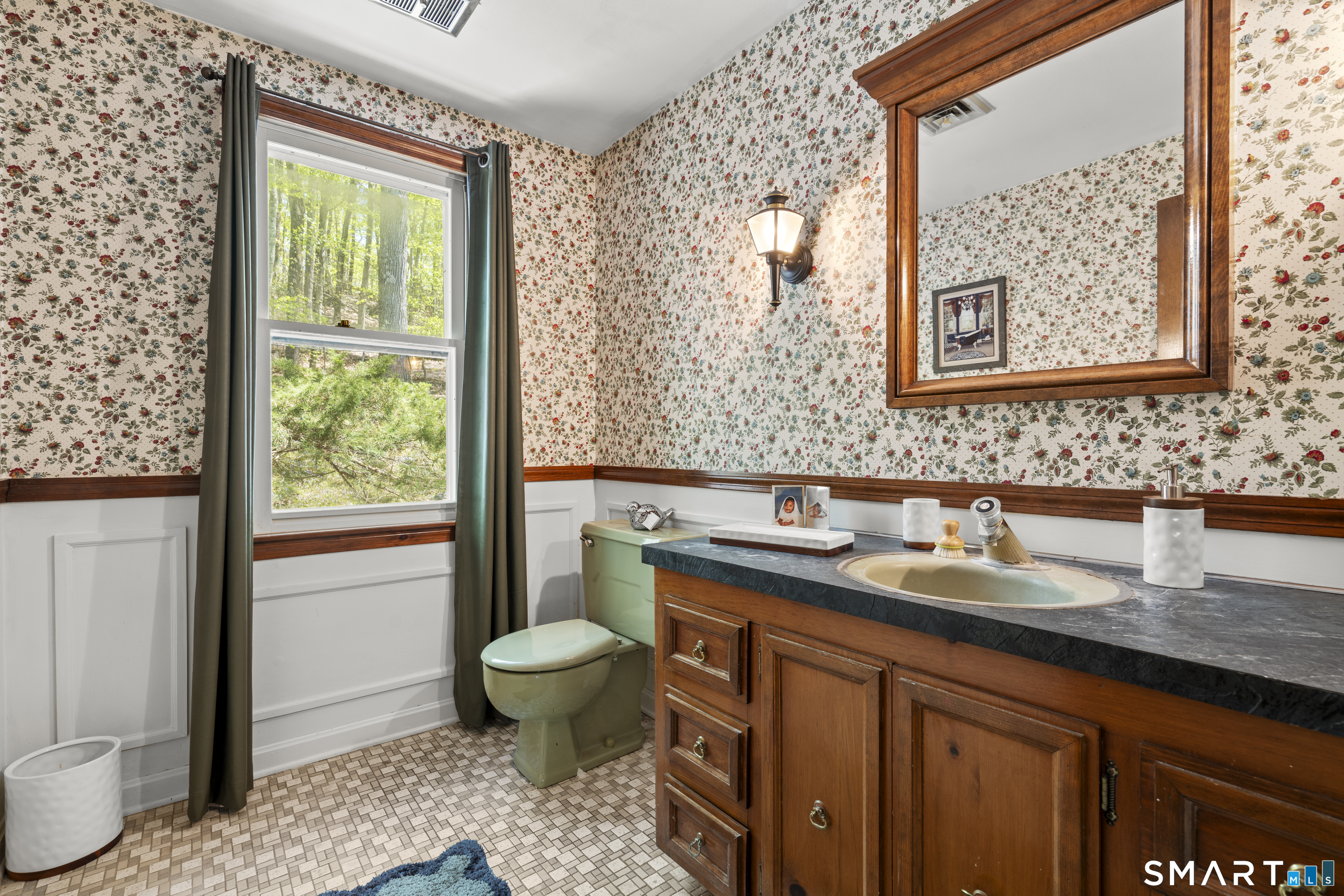 81 Meeting House Road Haddam CT 06438