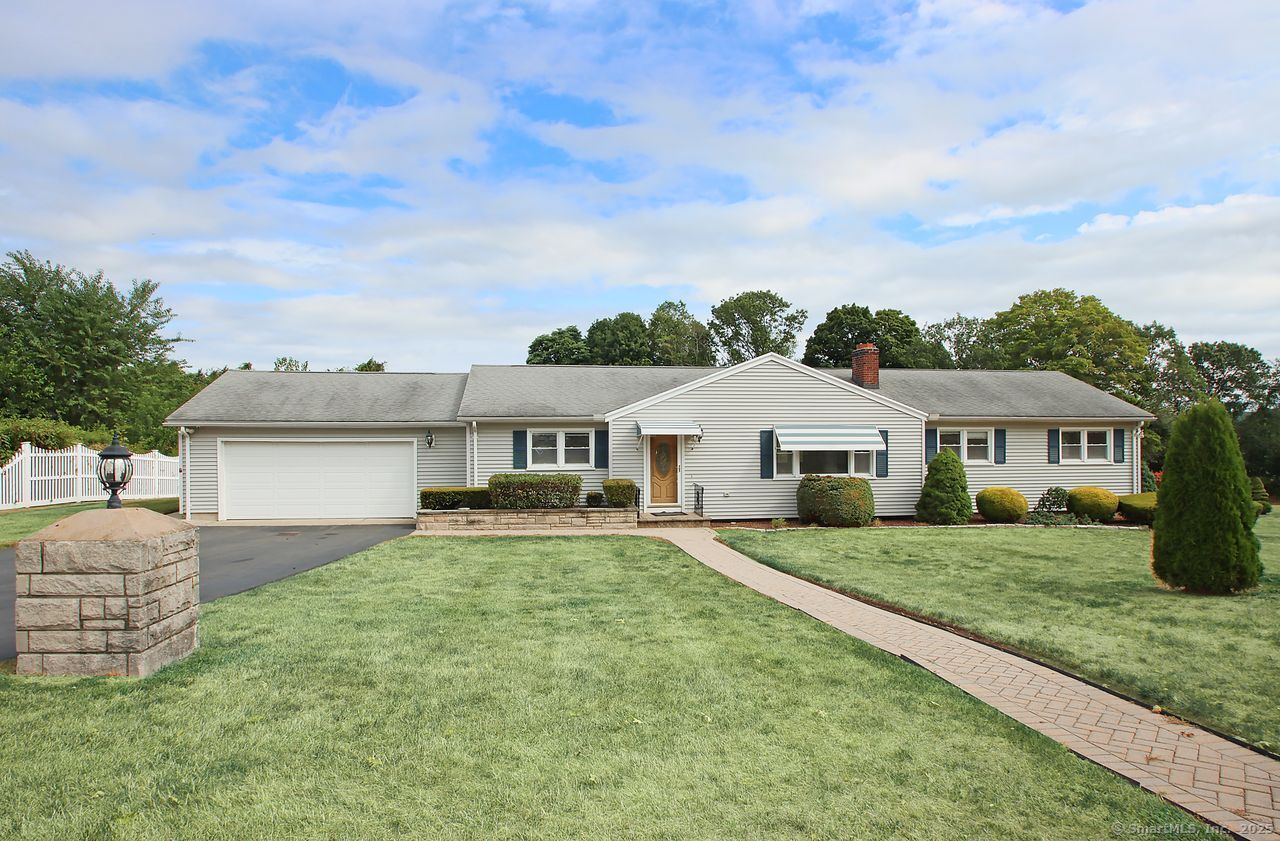 2 Gail Drive North Haven CT 06473