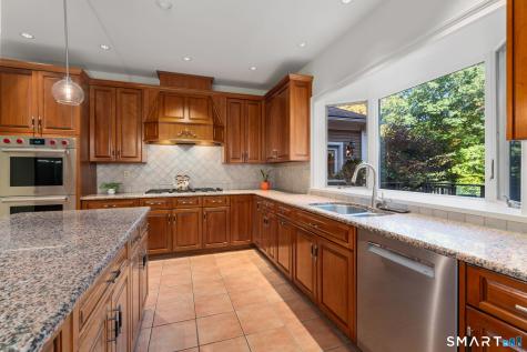 15 Adirondack Trail Easton CT 06612