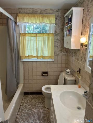 327 North Hoadley Street Naugatuck CT 06770