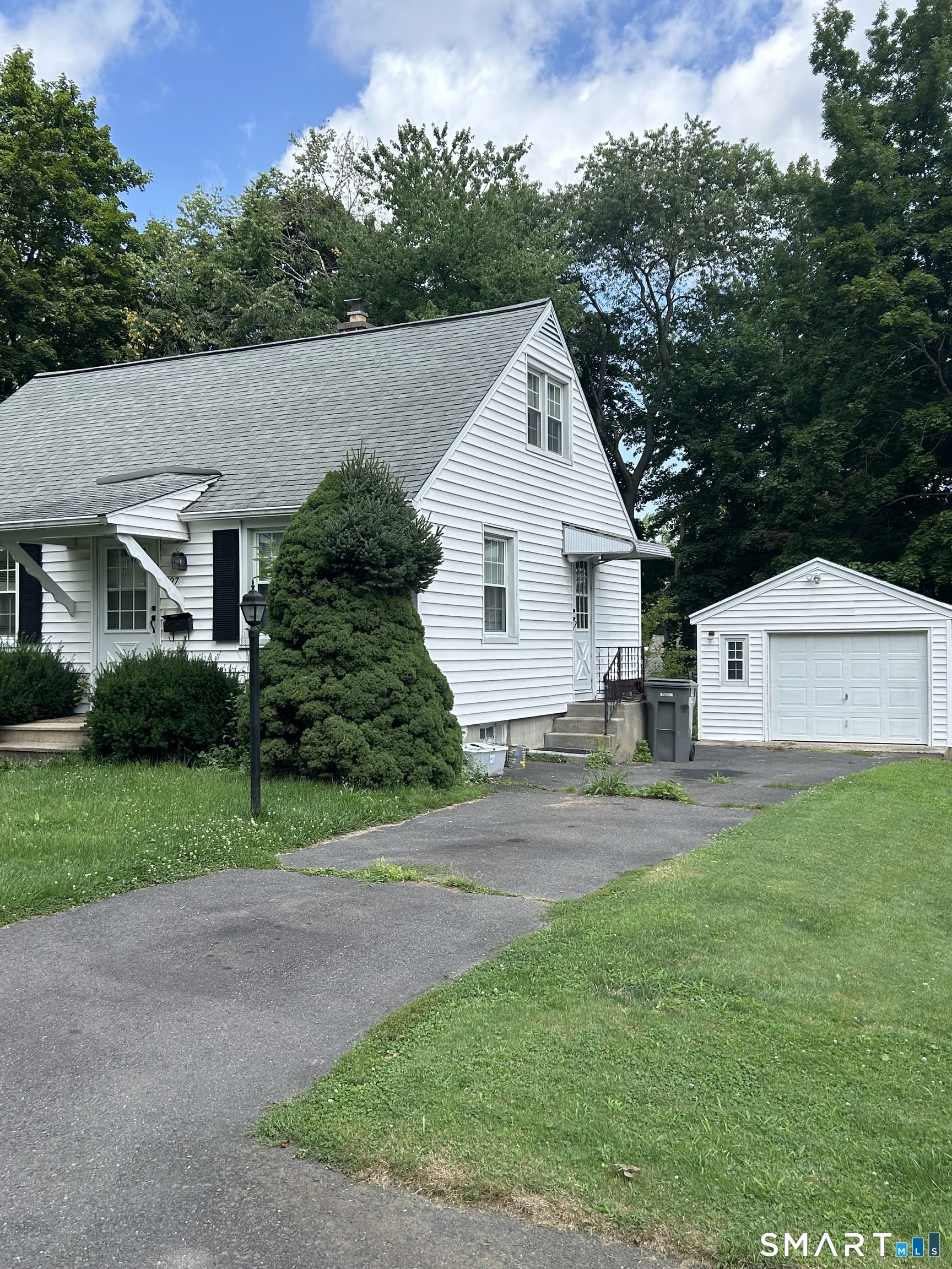 327 North Hoadley Street Naugatuck CT 06770
