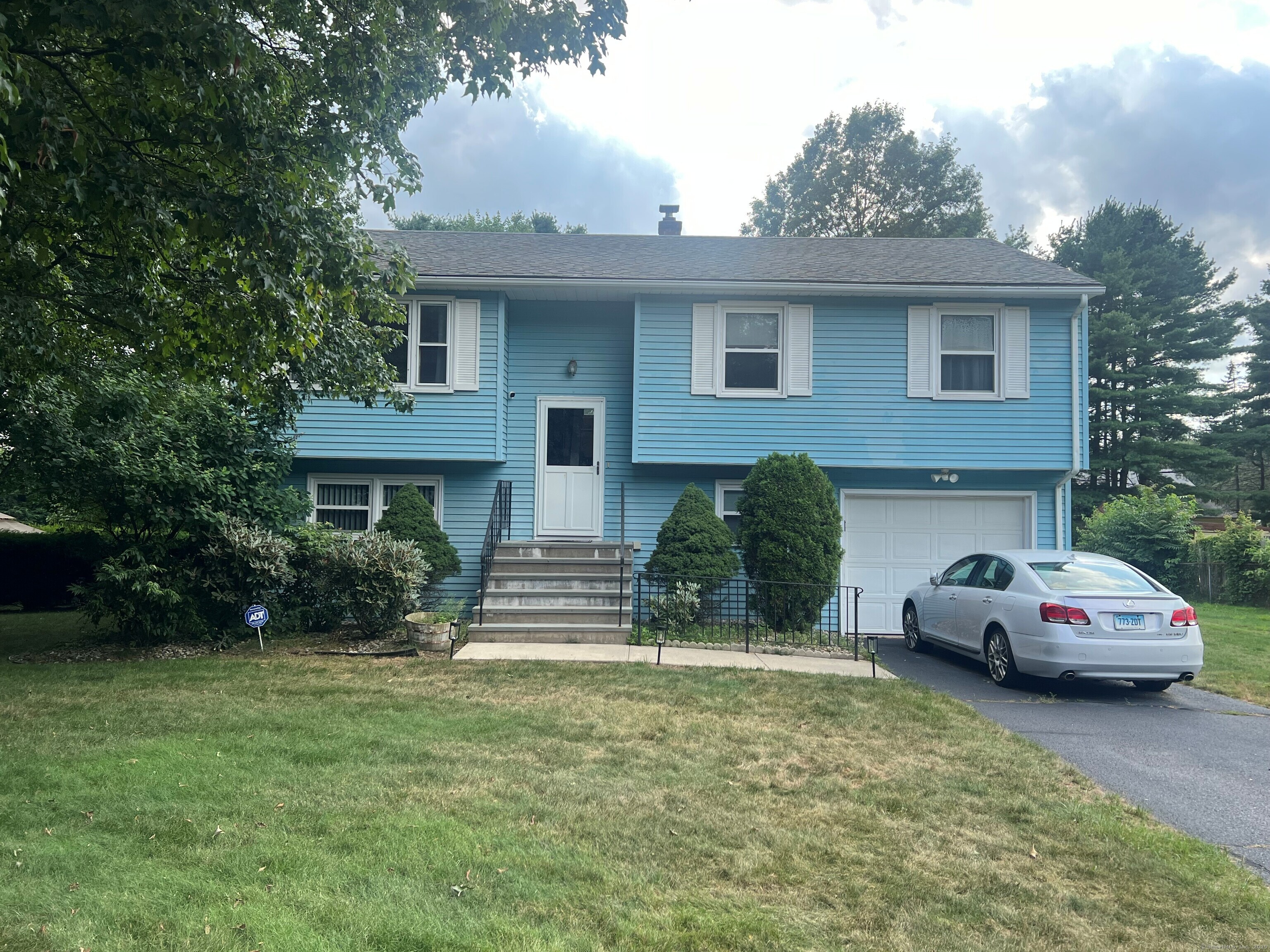 76 Hartz Lane East Hartford CT 06118