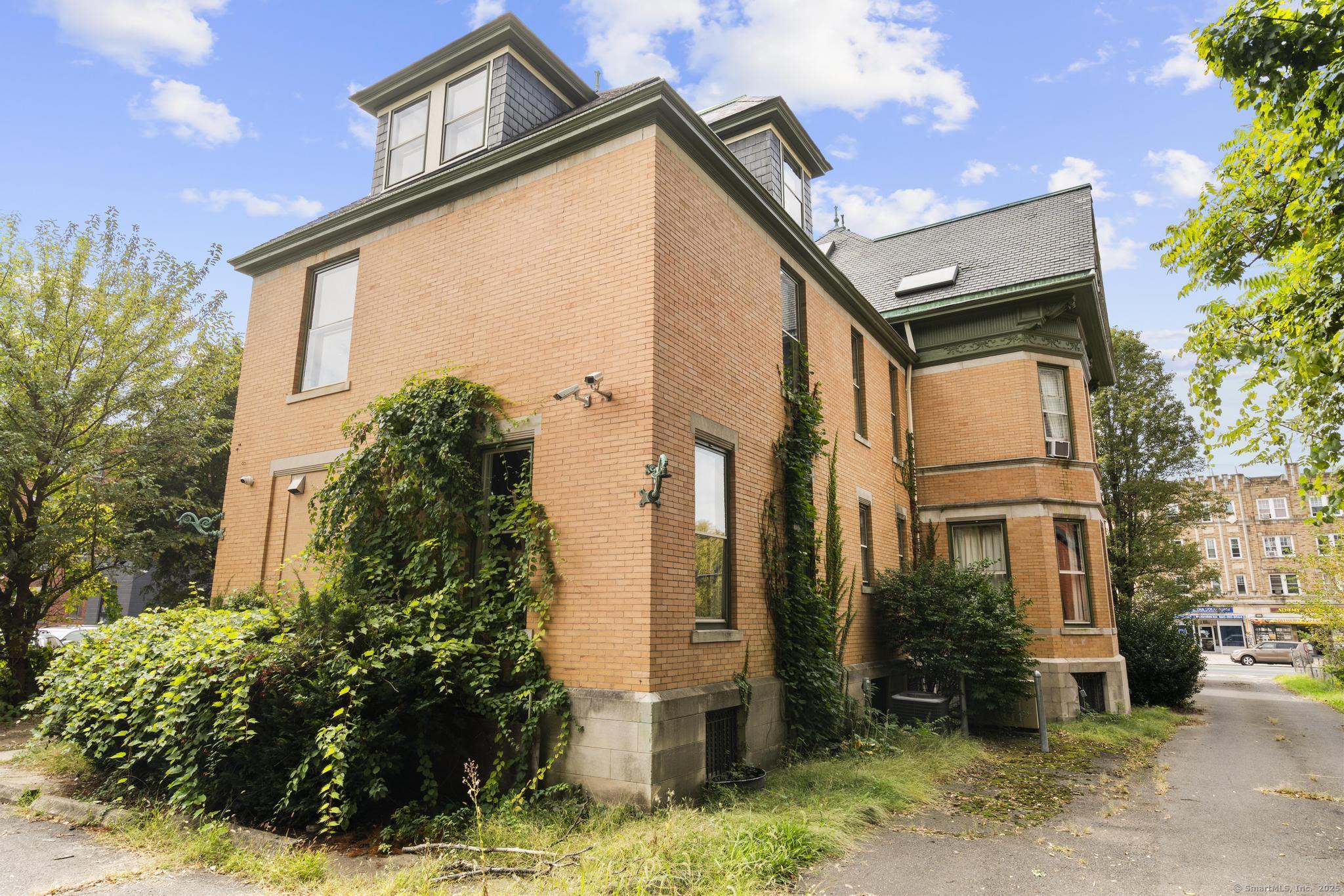 14 Wethersfield Avenue Hartford CT 06114