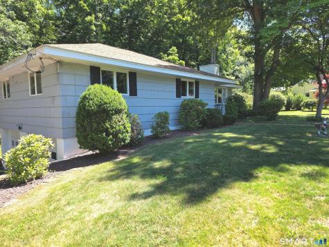 54 Hemlock Ridge Cheshire CT 06410