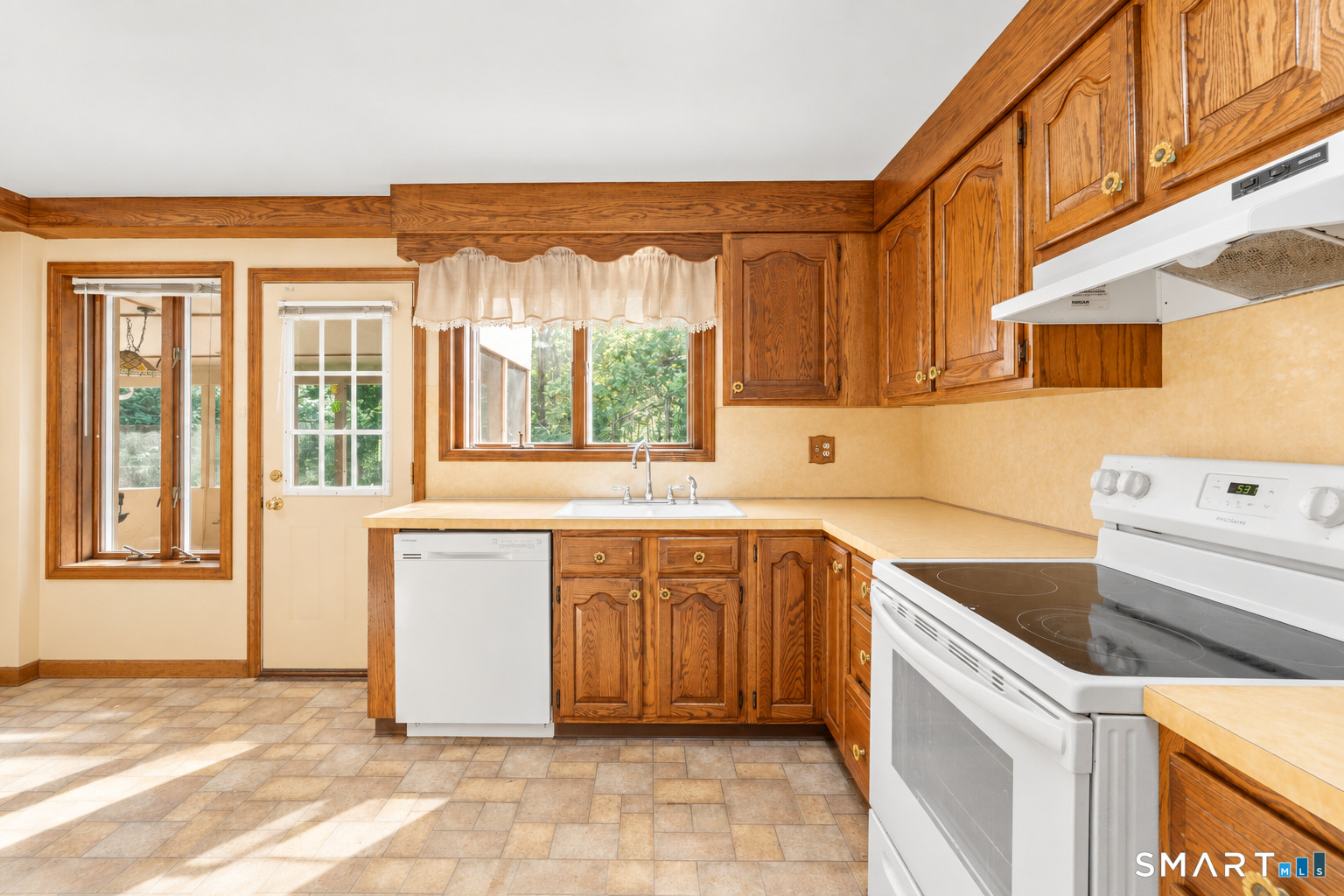 4438 Madison Avenue Trumbull CT 06611