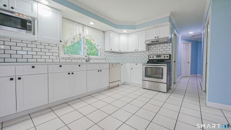 114 Highland Avenue East Haven CT 06513