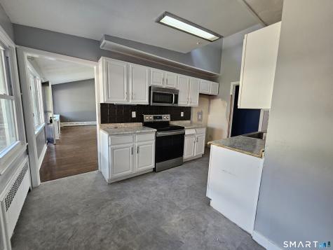 762 Ocean Avenue New London CT 06320