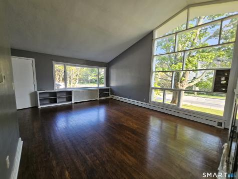 762 Ocean Avenue New London CT 06320
