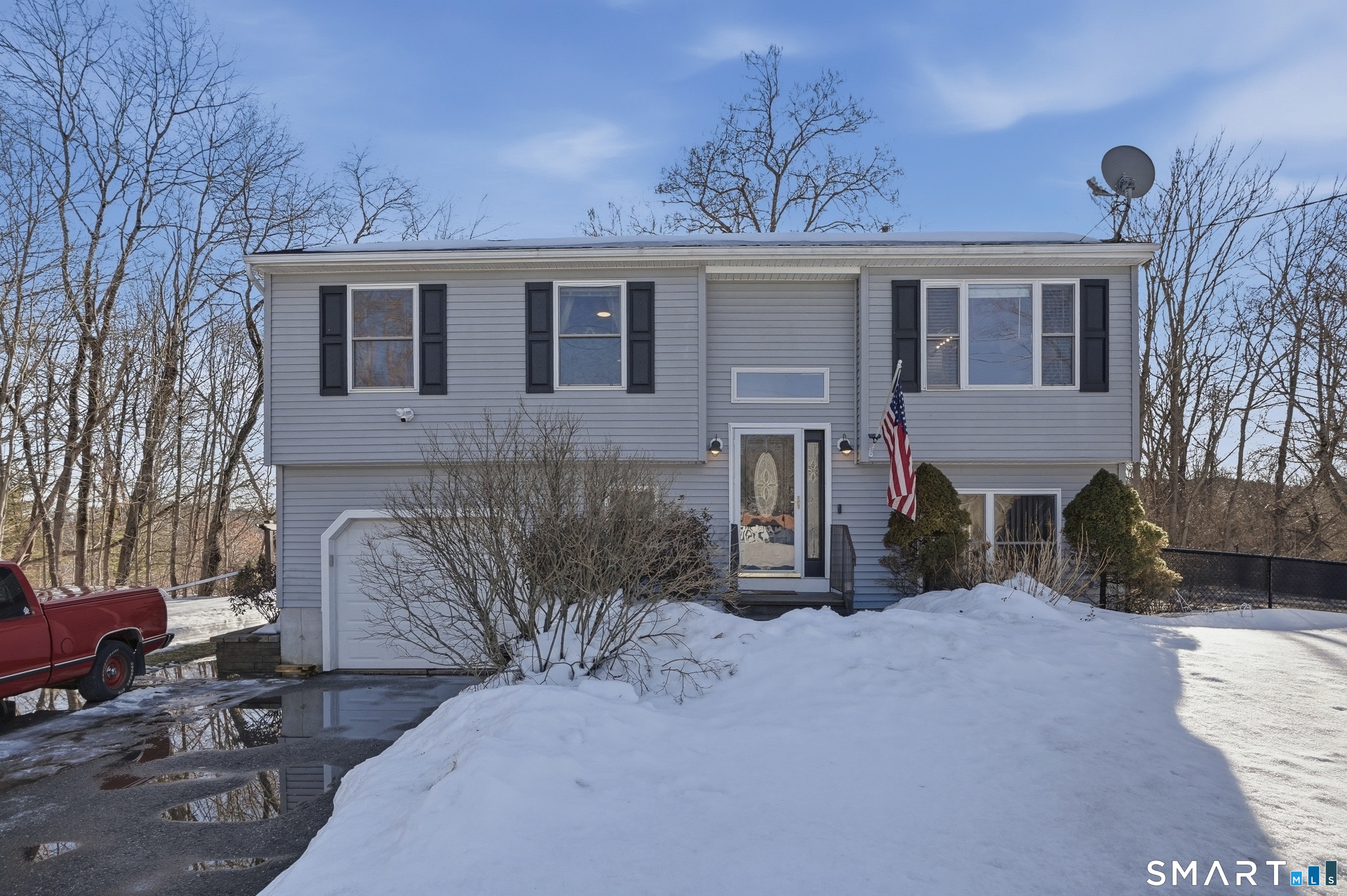 17 Vine Street Putnam CT 06260