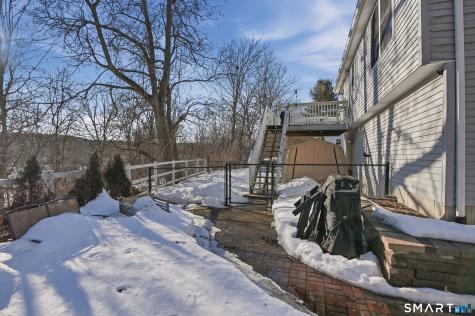 17 Vine Street Putnam CT 06260
