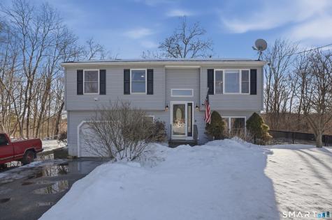 17 Vine Street Putnam CT 06260