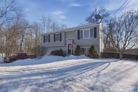 17 Vine Street Putnam CT 06260