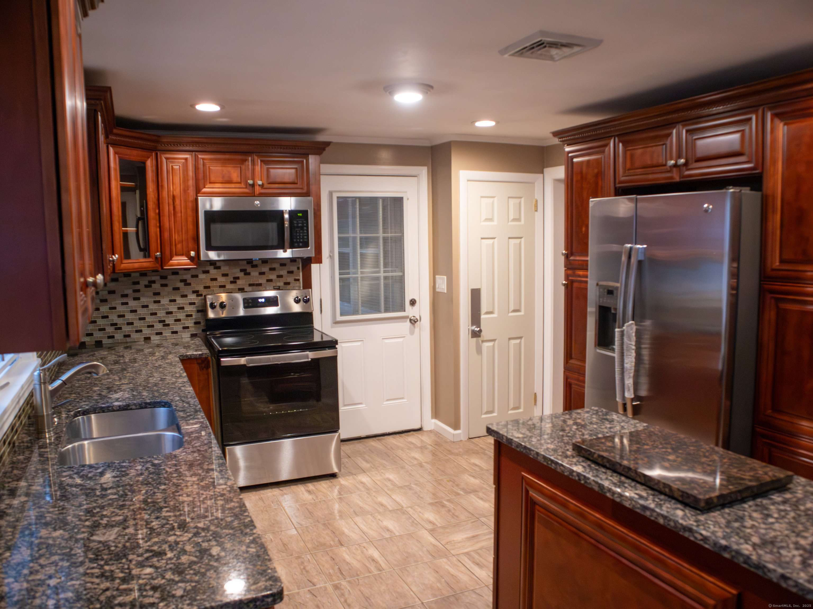 76 Syracuse Drive East Hartford CT 06108