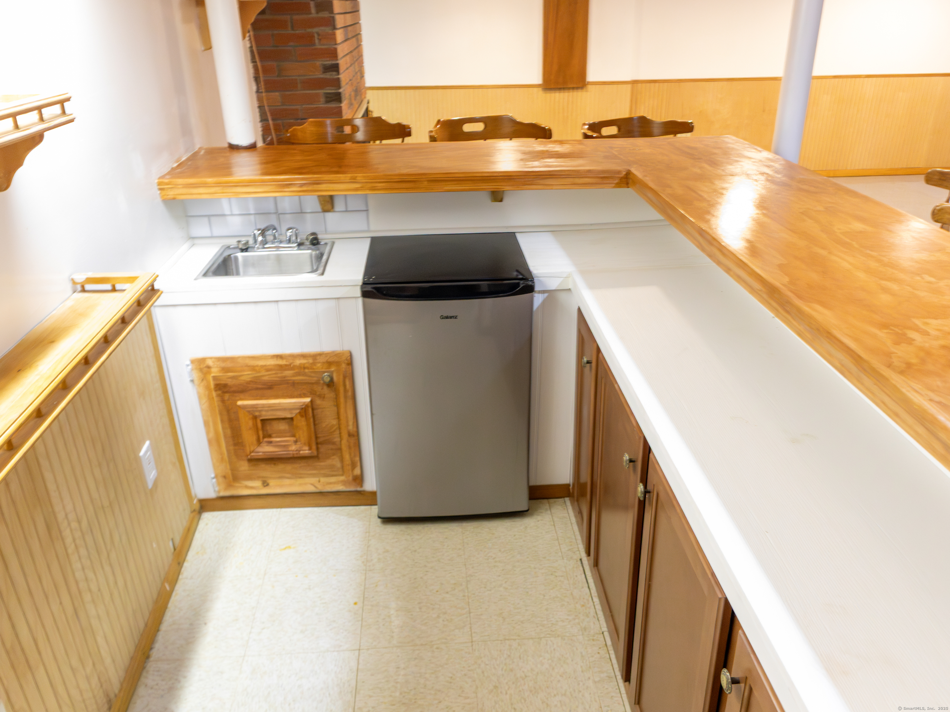 76 Syracuse Drive East Hartford CT 06108