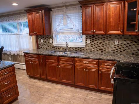 76 Syracuse Drive East Hartford CT 06108