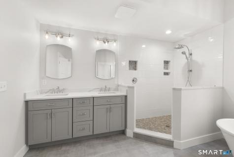 16 Bel Aire Lane Canton CT 06019