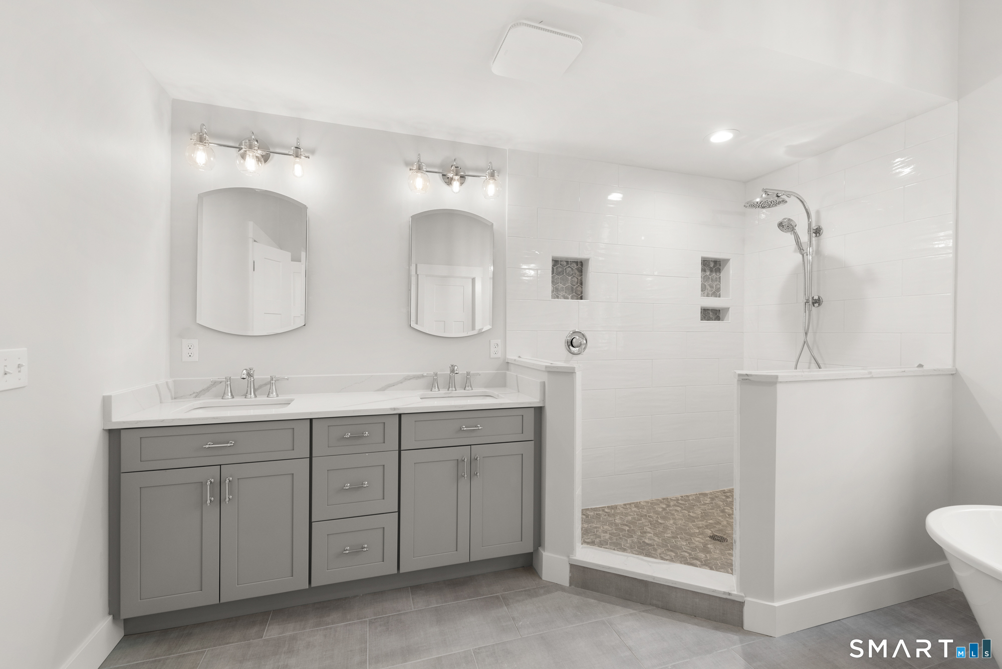 16 Bel Aire Lane Canton CT 06019