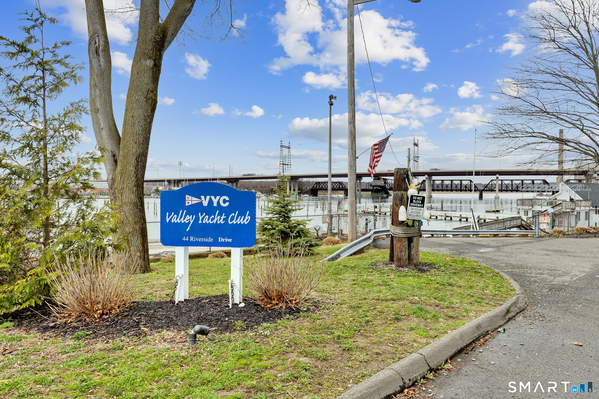 21 Rivercliff Drive Milford CT 06460