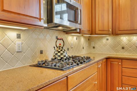 9 White Oak Lane Avon CT 06001