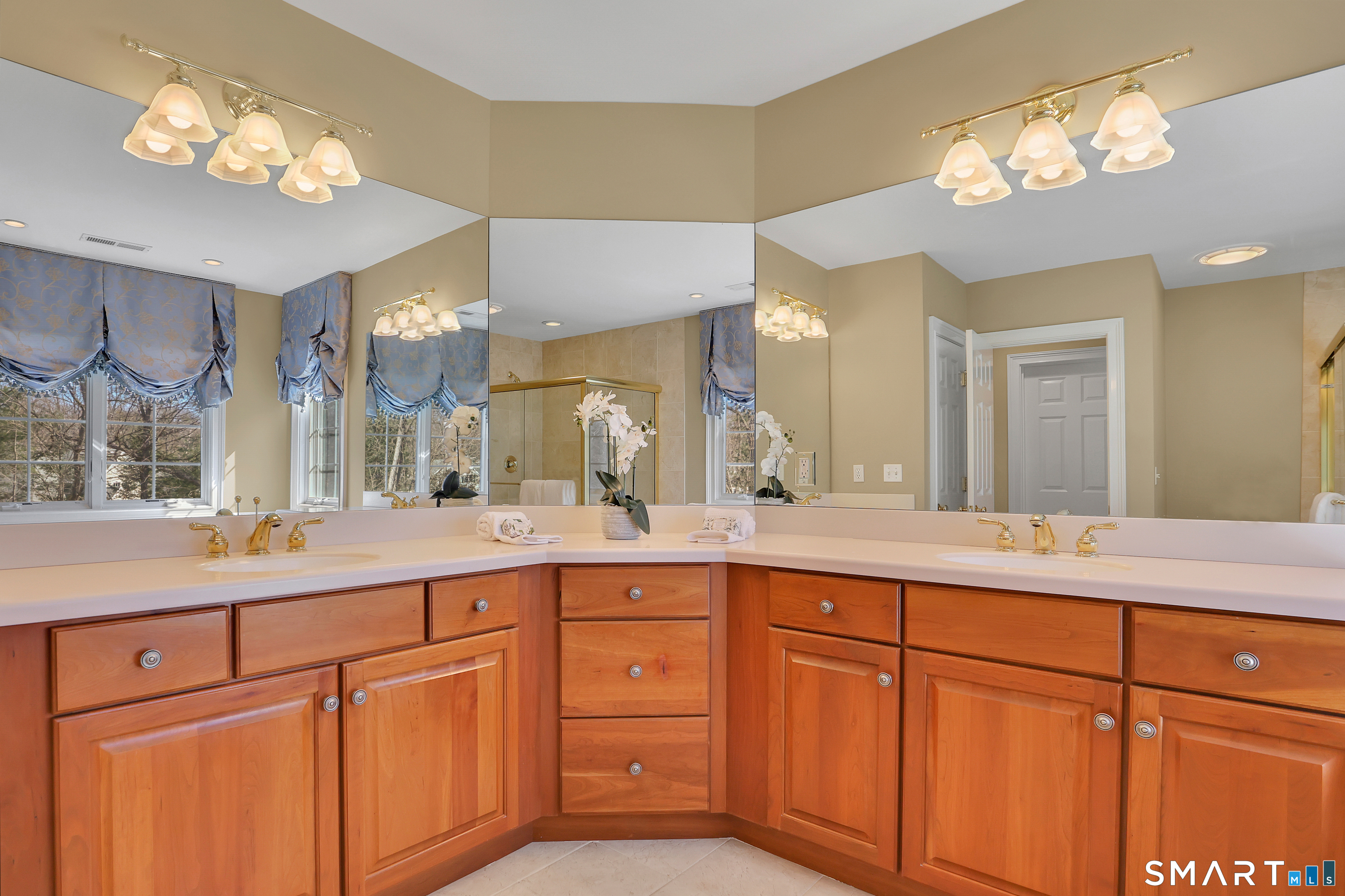 9 White Oak Lane Avon CT 06001