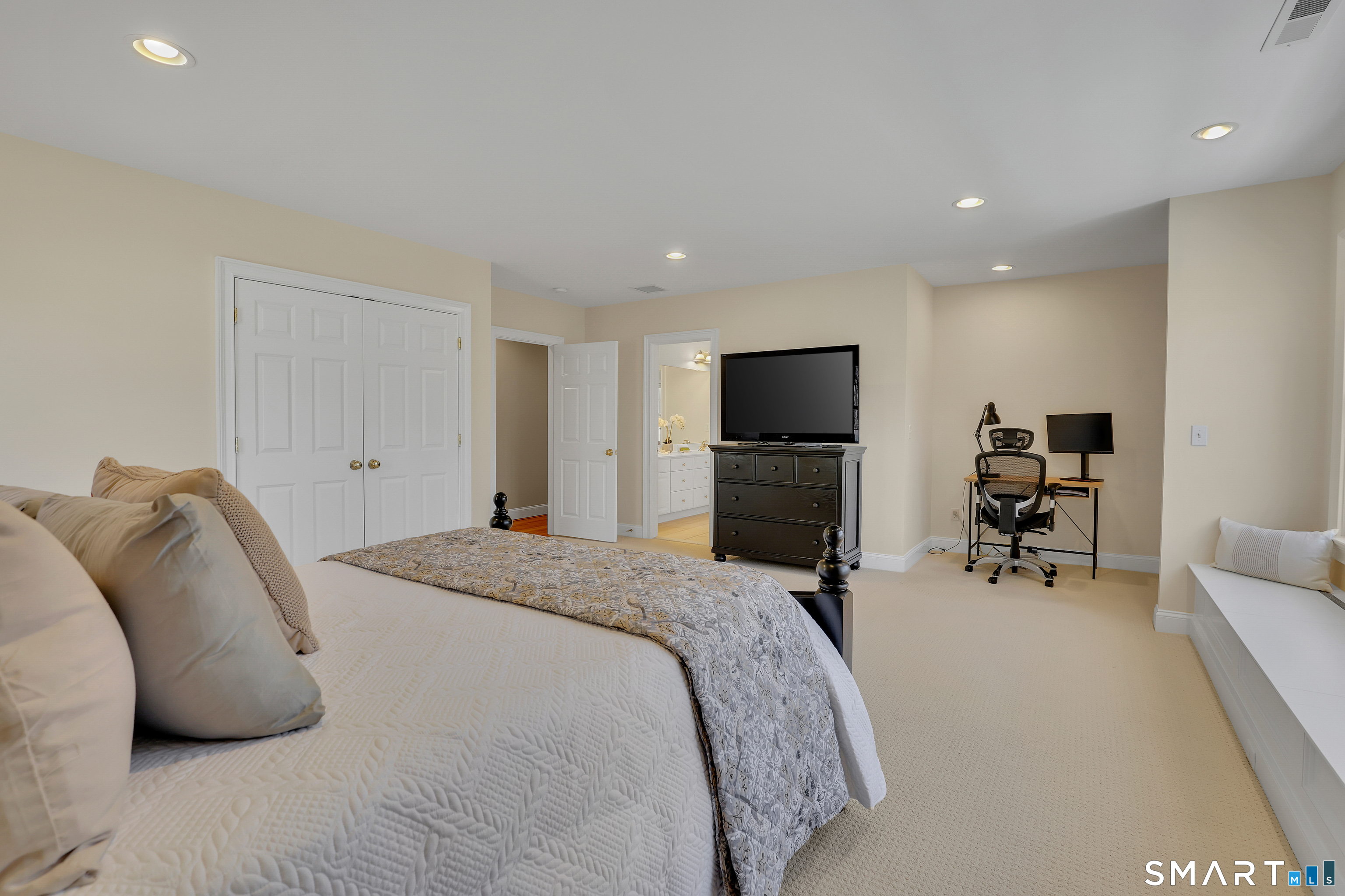 9 White Oak Lane Avon CT 06001