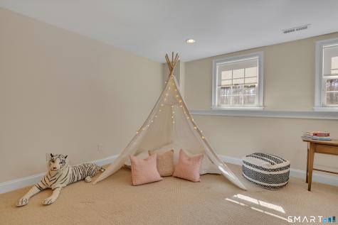 9 White Oak Lane Avon CT 06001