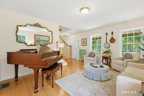 614 Route 81 Killingworth CT 06419