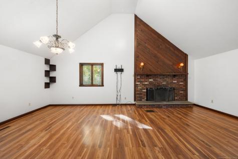 421 Kitemaug Road Montville CT 06382