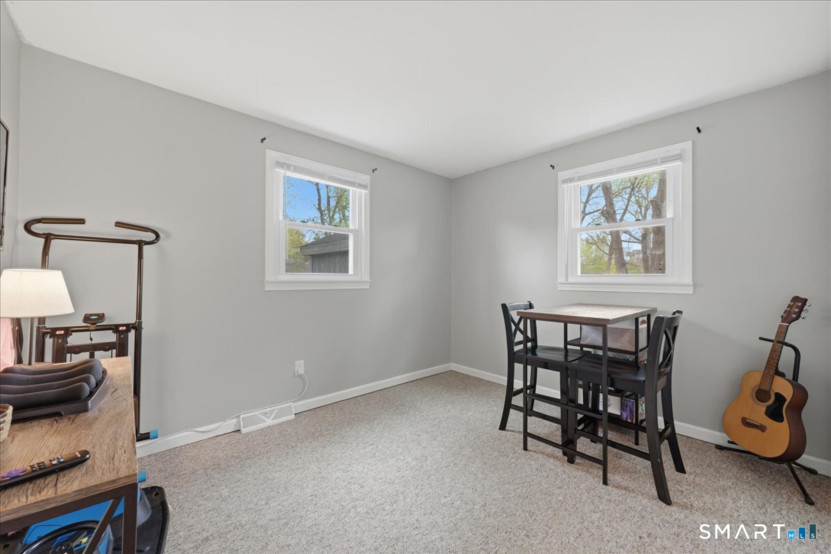 15 Massachusetts Road Montville CT 06370