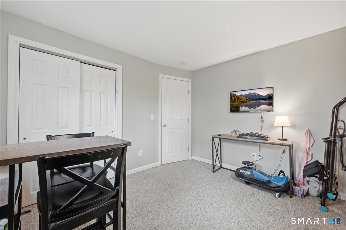 15 Massachusetts Road Montville CT 06370