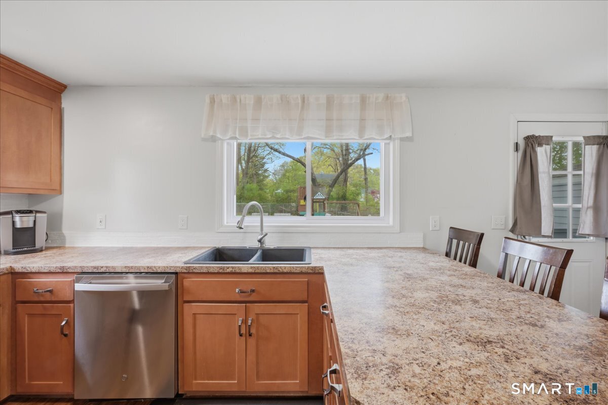 15 Massachusetts Road Montville CT 06370