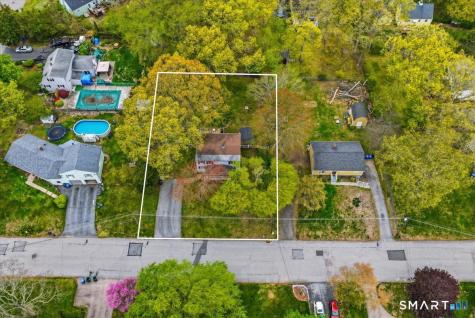 15 Massachusetts Road Montville CT 06370