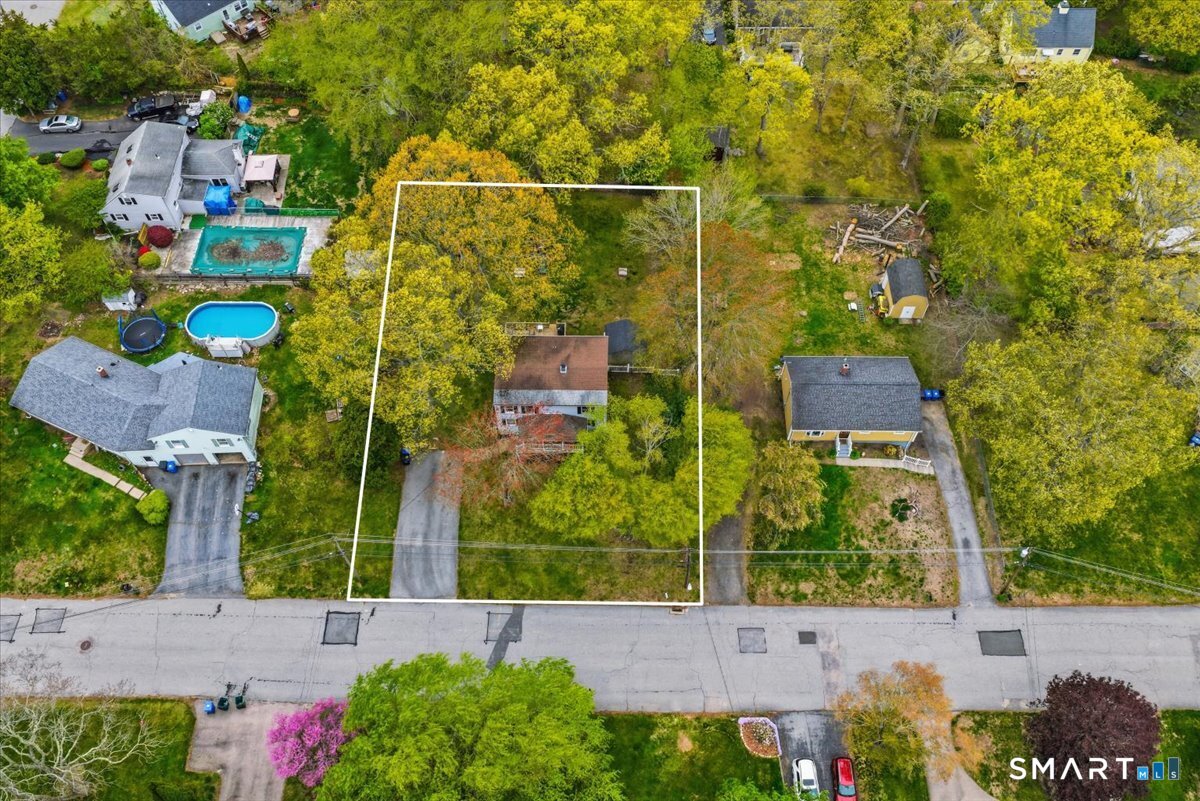 15 Massachusetts Road Montville CT 06370