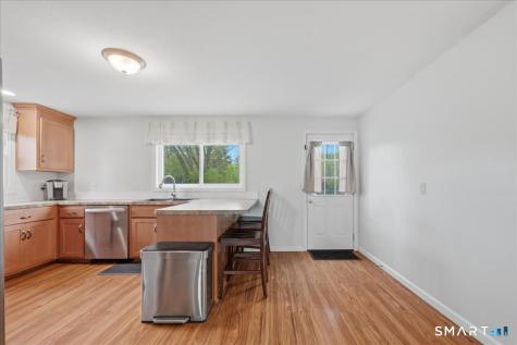 15 Massachusetts Road Montville CT 06370