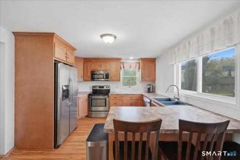 15 Massachusetts Road Montville CT 06370
