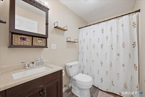 15 Massachusetts Road Montville CT 06370
