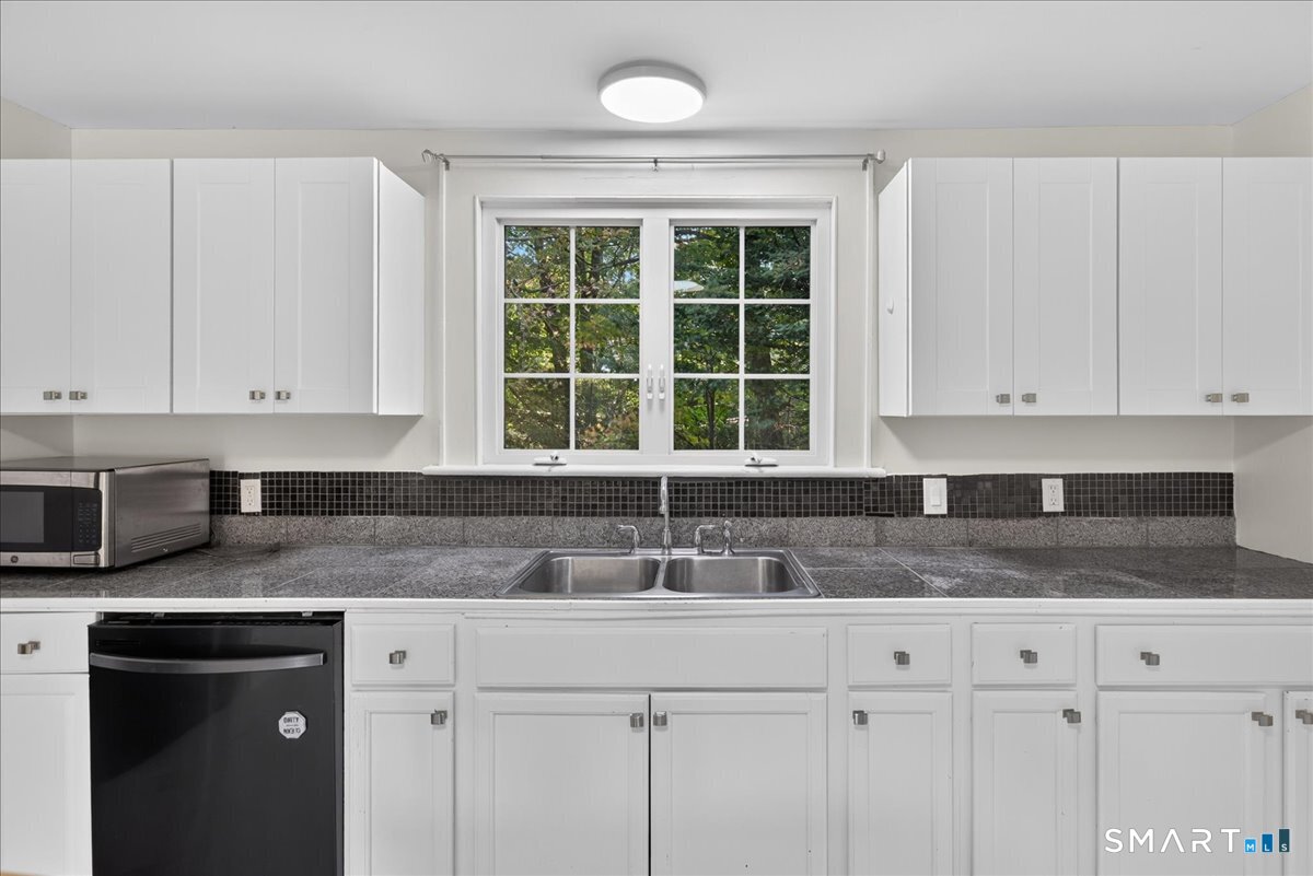 252 Oronoque Road Milford CT 06461