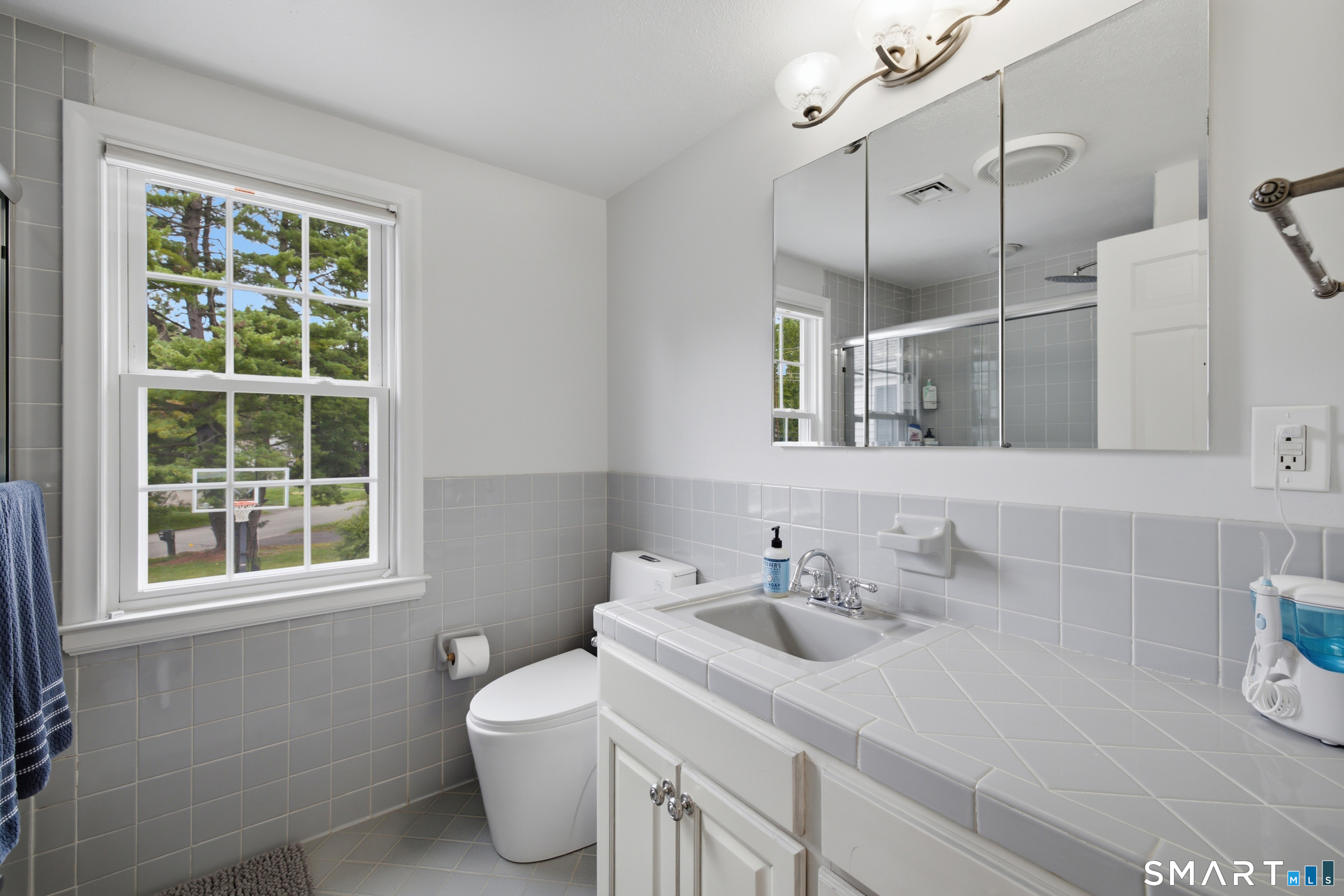 20 Lakeview Drive West Hartford CT 06117