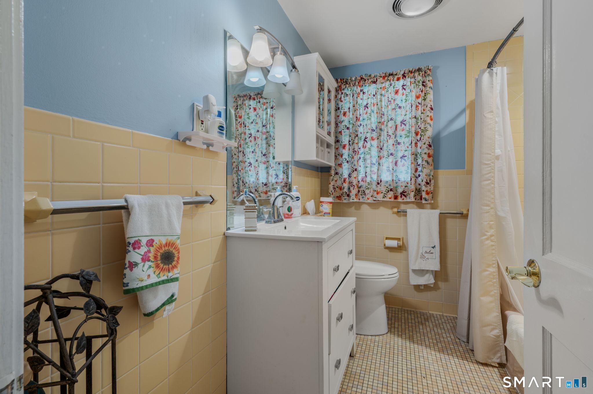 64 Nehantic Drive East Lyme CT 06357