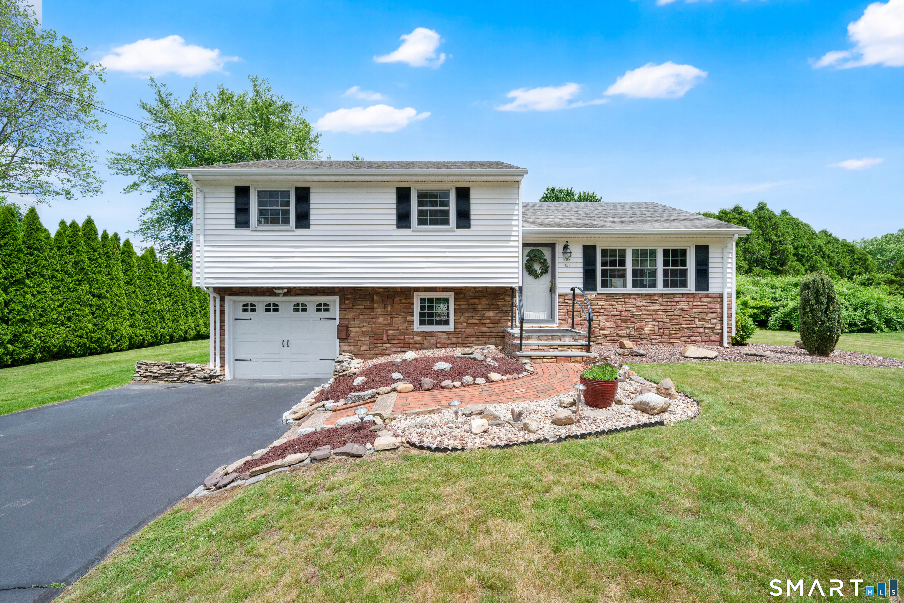 121 Dogwood Lane South Windsor CT 06074