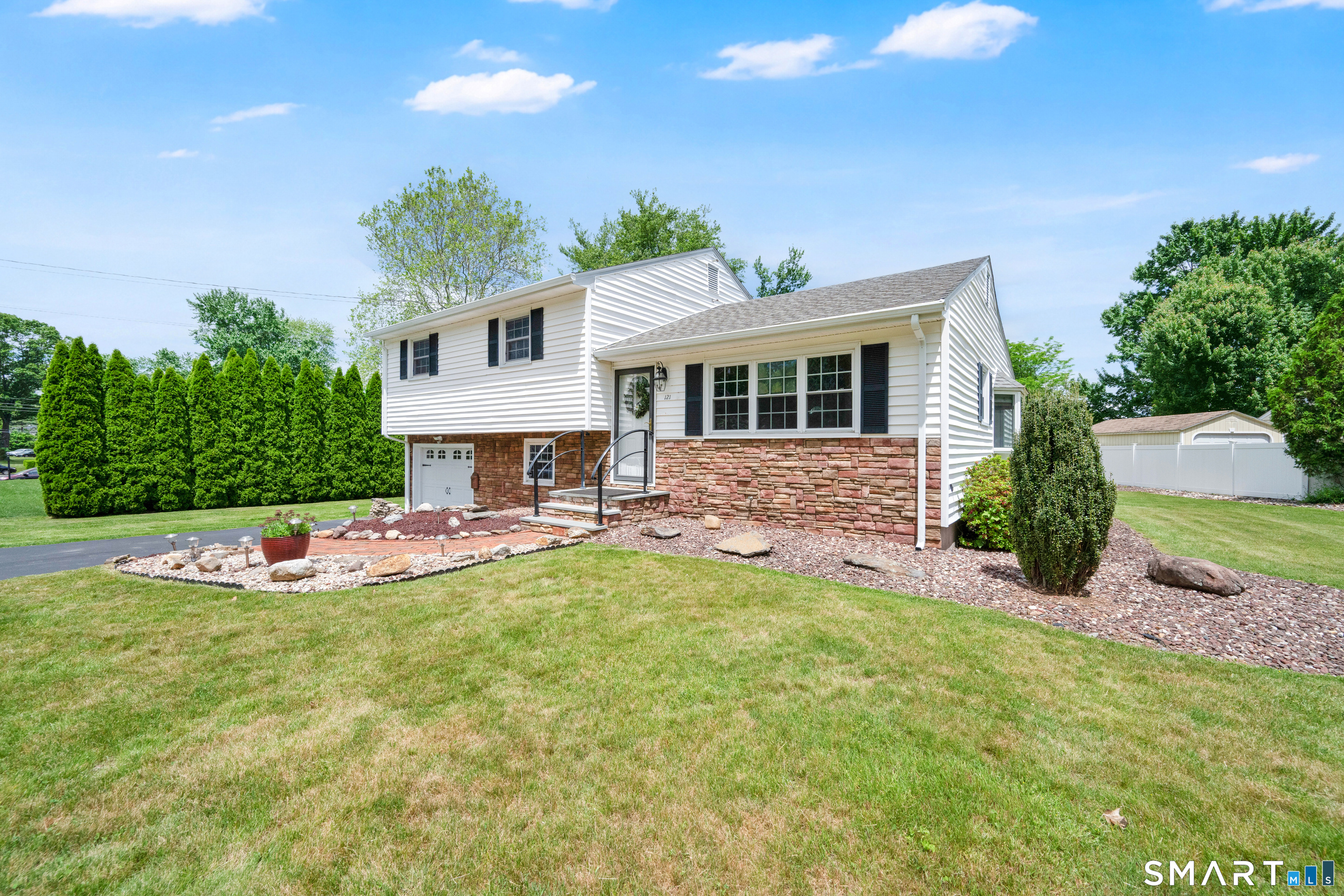 121 Dogwood Lane South Windsor CT 06074