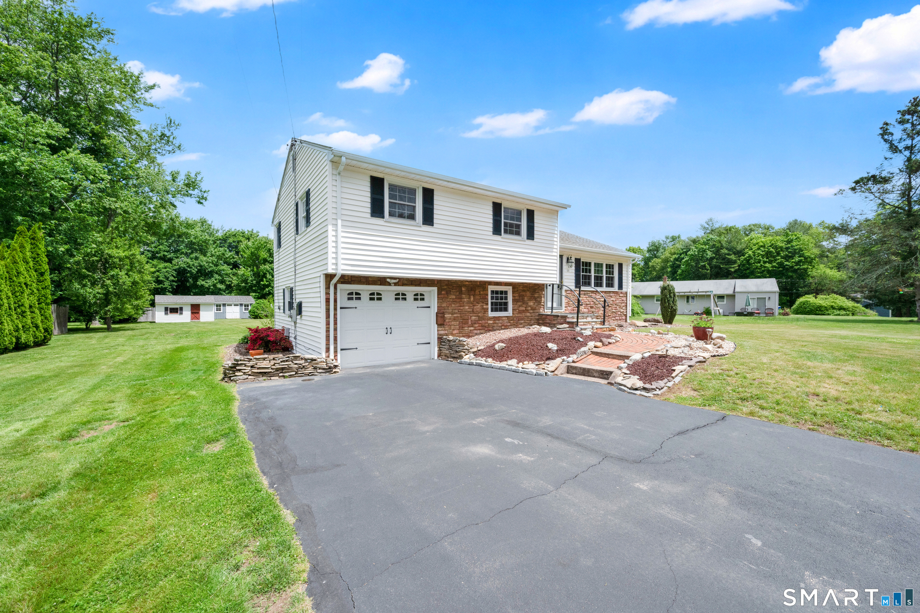121 Dogwood Lane South Windsor CT 06074