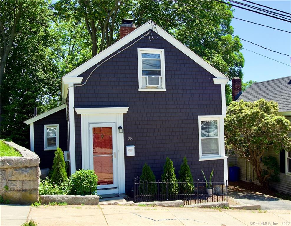 25 Brainard Street New London CT 06320