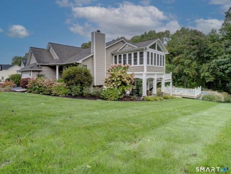 132 Folly Brook Lane Manchester CT 06040