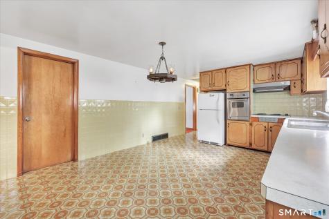 124 North Cliff Street Ansonia CT 06401