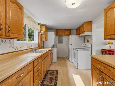 488 Lake Drive Guilford CT 06437