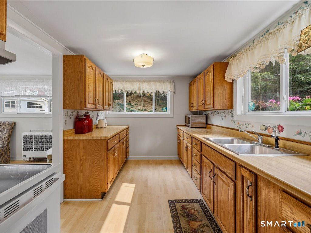488 Lake Drive Guilford CT 06437