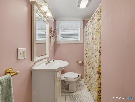 488 Lake Drive Guilford CT 06437