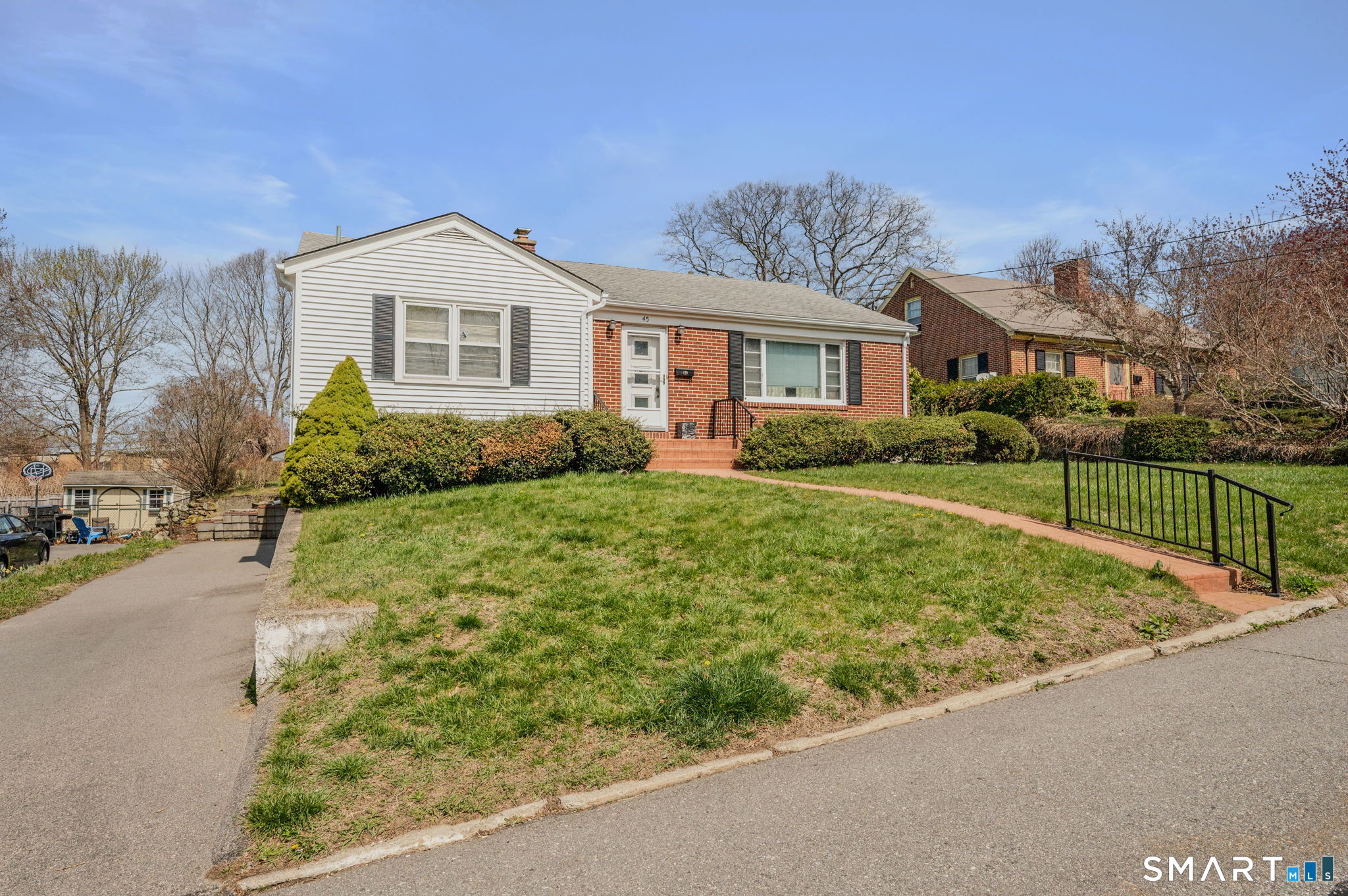 45 Mansfield Road New London CT 06320