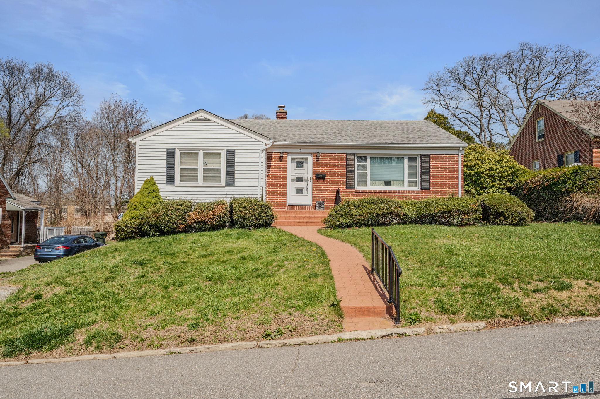 45 Mansfield Road New London CT 06320